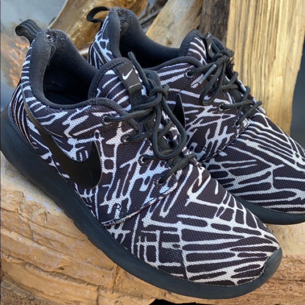 Women’s Nike Roshes